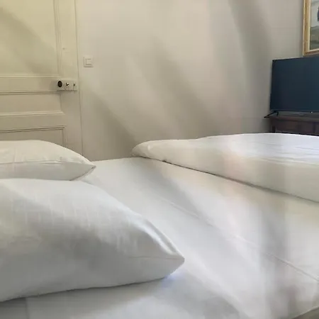 Royale: Luxurious Retreat With Heated Pool Bed & Breakfast Nyons
