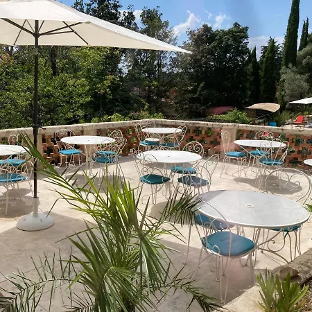 Royale: Luxurious Retreat With Heated Pool Bed & Breakfast