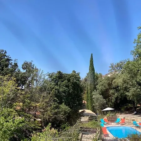Royale: Luxurious Retreat With Heated Pool Bed & Breakfast *