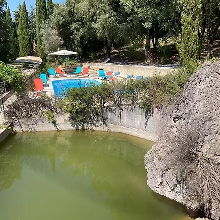 Royale- - Jacuzzi - Sauna - Massage - 2 Double - 4 Saisons - Piscine Chauffee Toute L'annee - Pool View - Heated Pool -800m Centre Bed & Breakfast *