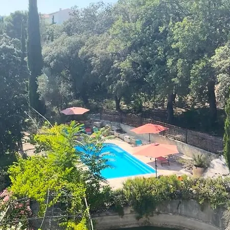 Royale: Luxurious Retreat With Heated Pool Bed & Breakfast